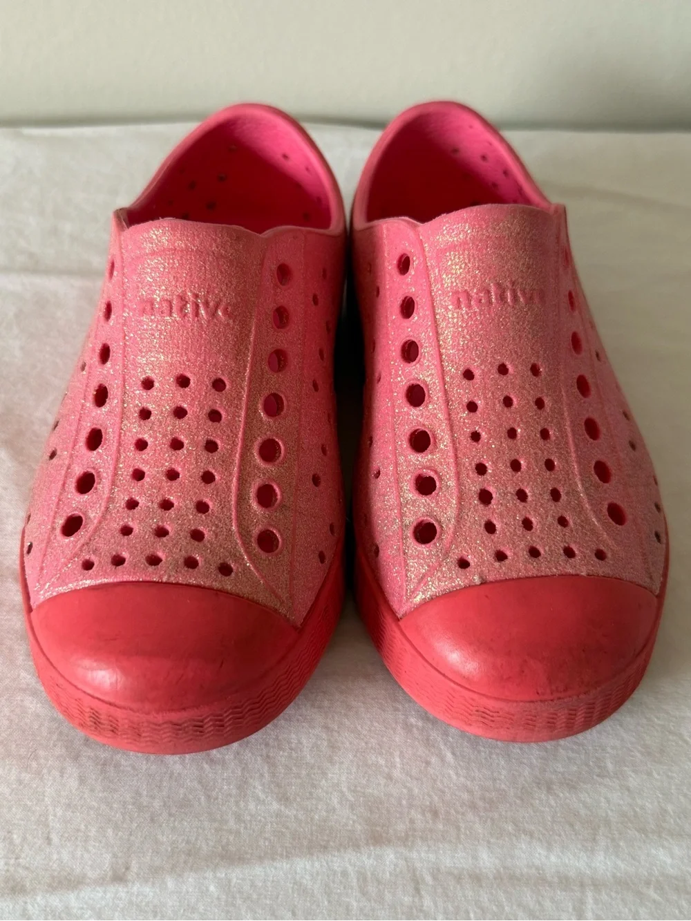 Native Kids Slip-On Water Shoes in Glitter Coral Pink
